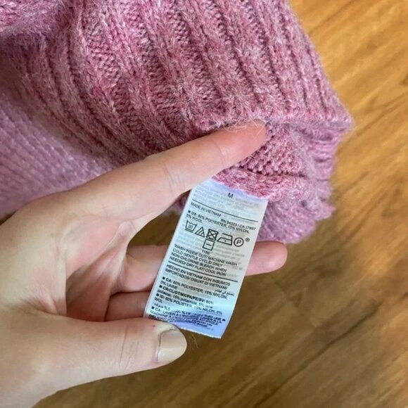 FLASH SALE! 🩷 NWT Pink Sweater! - Picture 7 of 7